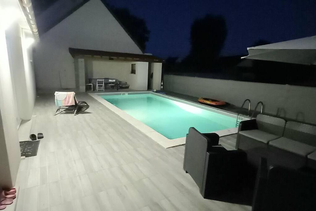 15min De Disney, Dependance Et Piscine Privee A La Campagne Crevecoeur-en Brie